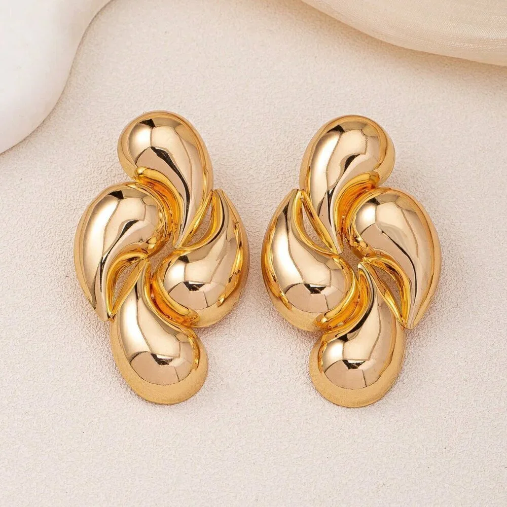 Gold Preppy Women's Minimalist Earrings - Picture 2 of 4